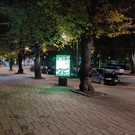 Renovated Two In Centre With Amenities *