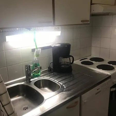 Renovated Two In Centre With Amenities 라우마