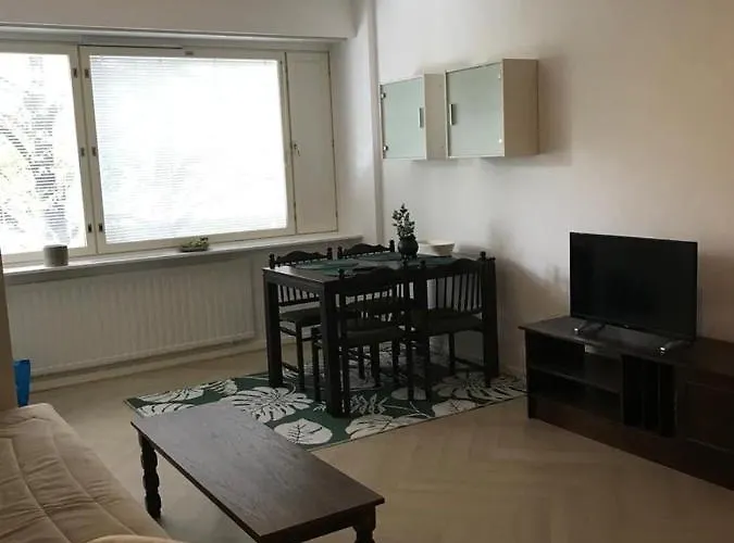 Renovated Two In Centre With Amenities Lägenhet *