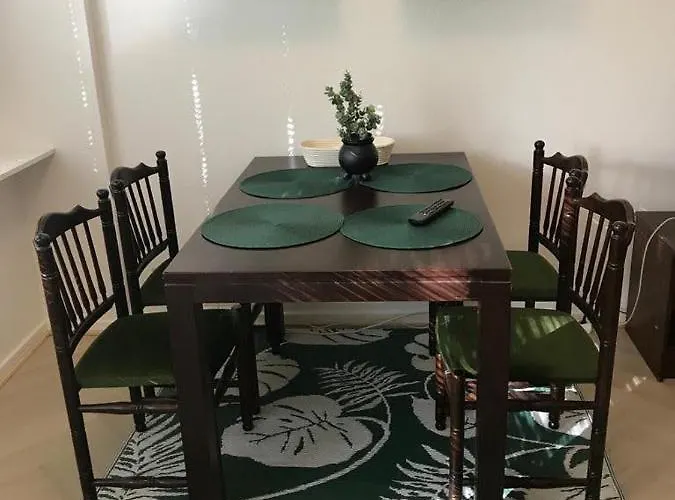 Renovated Two In Centre With Amenities Lägenhet *