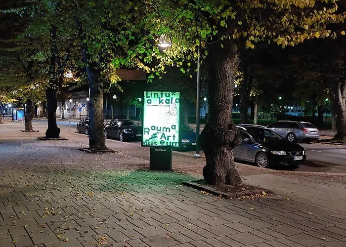 Renovated Two In Centre With Amenities *