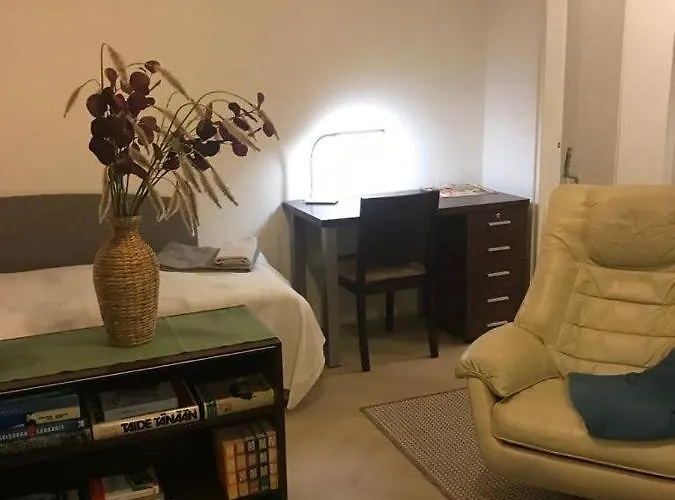 Renovated Two In Centre With Amenities *